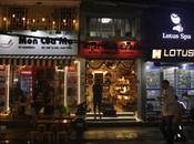 DAILY PHOTO: Shops Hanoi
