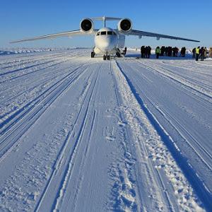 North Pole 2016: Barneo Ice Camp Begins Regular Operations