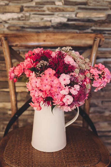 A Sweet Rustic Glenorchy Wedding by Dawn Thomson Photography