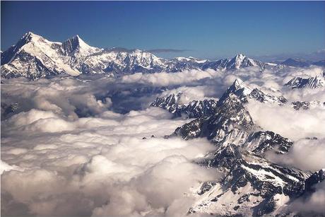 Himalaya Spring 2016: Ueli Steck and David Goettler on Their Way to Shishapangma