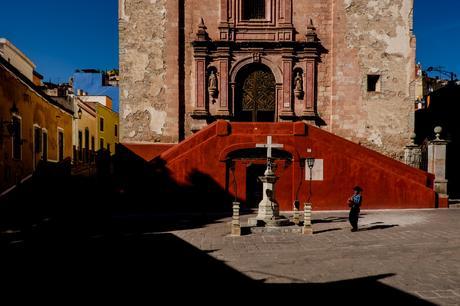 We spent many afternoons at the Plaza de San Fernando, enjoying whatever happened on that day and how the light and shadows interacted with everything. 