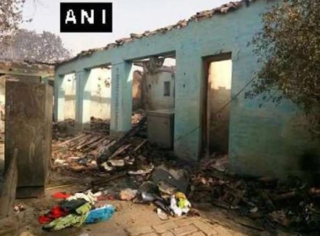 ‪‪Bihar‬, ‪Darbhanga district‬, ‪Fire‬‬  Over 700 houses gutted in fire, two dead due to heart Attack