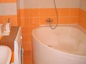 Tips Choosing Right Bathtubs Small Bathrooms