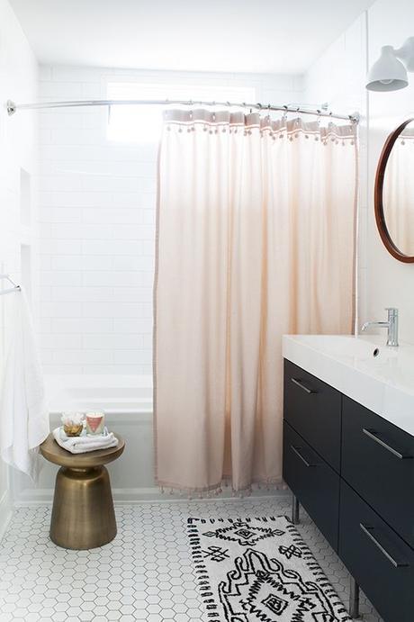 HOW TO STYLE :: 5 LOOKS FOR A SPRING BATHROOM REFRESH - coco+kelley: 