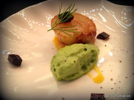 Scallop with Pea Puree