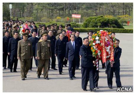 DPRK Premier Pak Pong Ju and officials of the country's central leadership deliver floral wreaths to the Patriotic Martyrs Cemetery in Pyongyang on April 25, 2016 (Photo: KCNA).