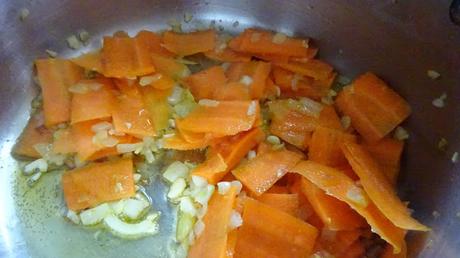 pasta-primavera-onions-garlic-olive-oil-carrots-bowtie-vegetarian-