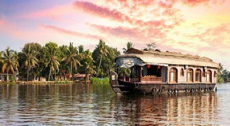 Kerala Travel Tips with List of Must Visit Places In Kerala