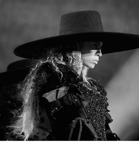 Beyoncé opens formation world tour in custom Dsquared2