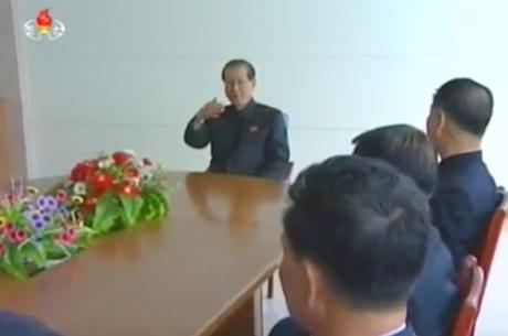 WPK Secretary for Science and Education Choe T'ae Bok speaks with researchers at the State Academy of Sciences in P'yo'ngso'ng, South P'yo'ngan Province on May 1, 2016 (Photo: Korean Central TV).