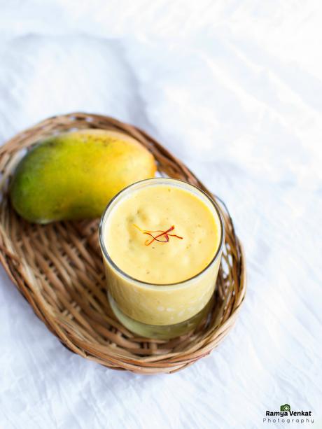 mango dates smoothie - easy mango recipes