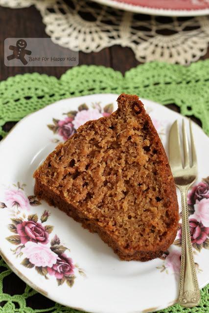 ginger applesauce bundt cake