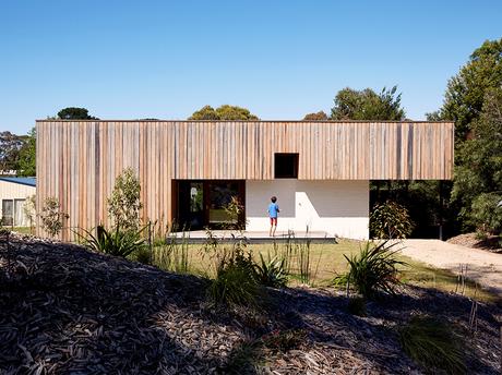 Exterior facade of an Australian vacation home 