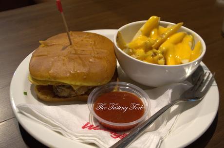 A Kitchen Tour and Foodgasm of the Menu at Wendy's, Cyber Hub, Gurgaon