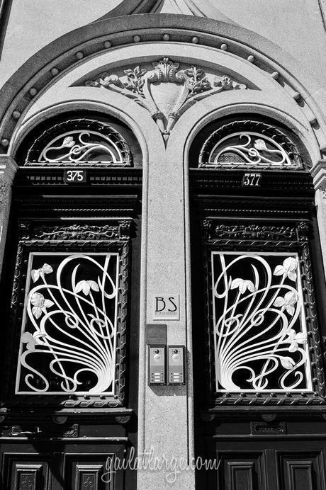 Art Nouveau on R. de Sá da Bandeira, Porto