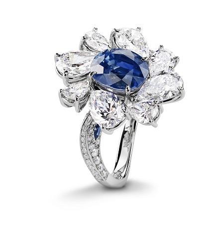 Glowing Jellyfish: Gübelin’s magnificent sapphire ring
