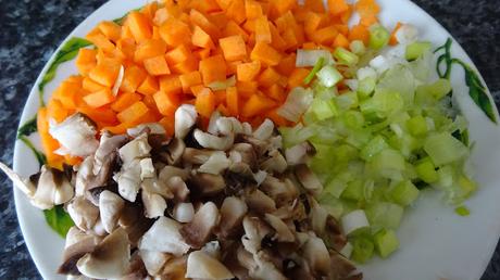 prawn-stir-fried-rice-easy-recipe-Chinese-mushrooms-carrots-spring-onions