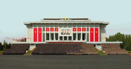 Commemorative photograph of Kim Jong Un, members of the WPK leadership and participants in the 7th Party Congress, outside the April 25 House of Culture in Pyongyang (Photo: Rodong Sinmun).