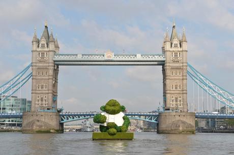 Giant Floating Green Monkey Spotted In London