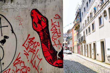 street art by godmess on Rua Sá de Noronha, Porto