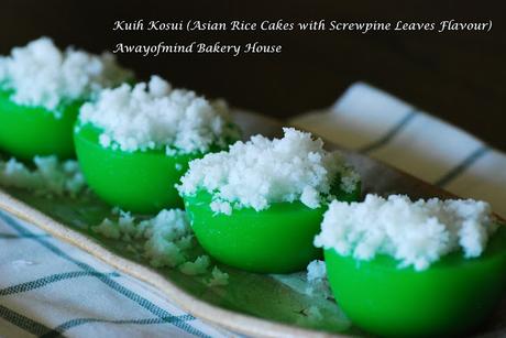 Kuih Kosui (Asian Rice Cakes with Screwpine Leaves Flavour)