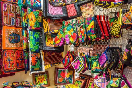 Molas and other gifts available at Panama viejo