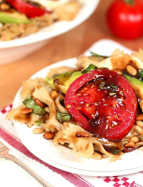 Caprese Pasta with Avocado Caprese Pasta with Avocado