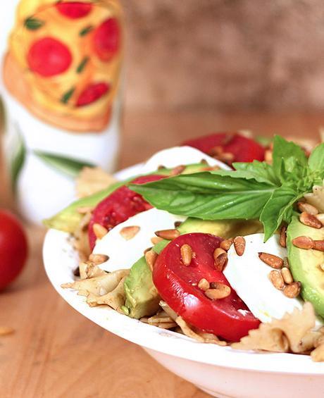 Caprese Pasta with Avocado Caprese Pasta with Avocado