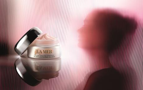 La Mer Perfecting Treatment sihuoette and product