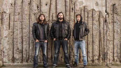 Berlin heavy rockers SAMAVAYO debut new song 