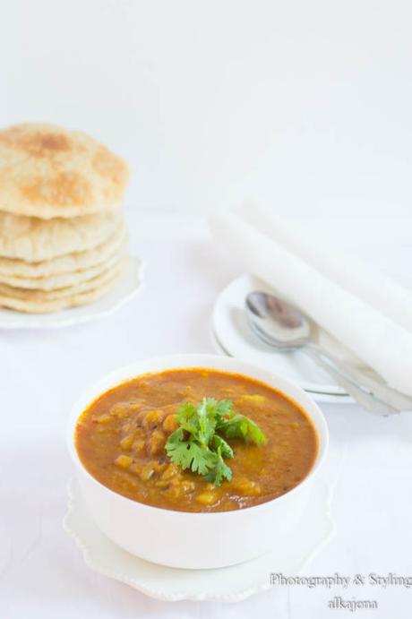 Radhaballavi ( Stuffed Chana Daal Poori ) with Niramish Aloo Dum