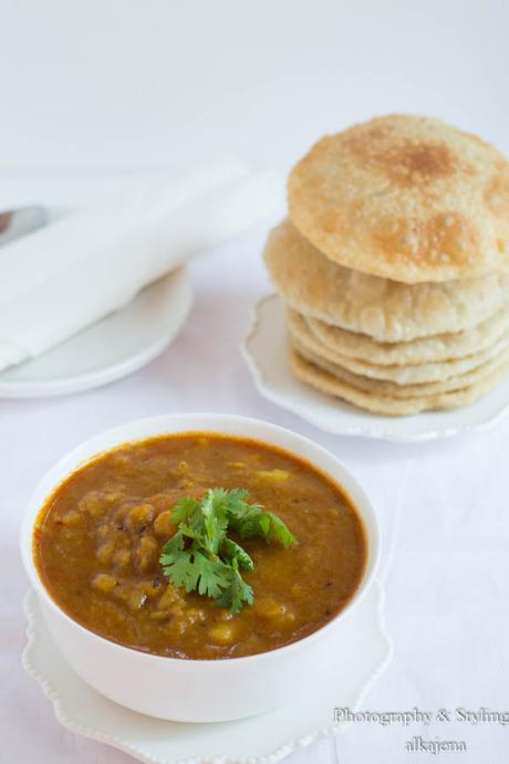 Radhaballavi ( Stuffed Chana Daal Poori ) with Niramish Aloo Dum