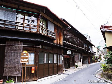 中馬街道の脇道宿場町、日本大正村・明智 /  Akechi, where Nanboku and Chuma highways come together.
