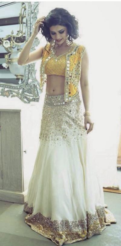 9 Awesome Collection of Mirror Work Lehenga For Brides