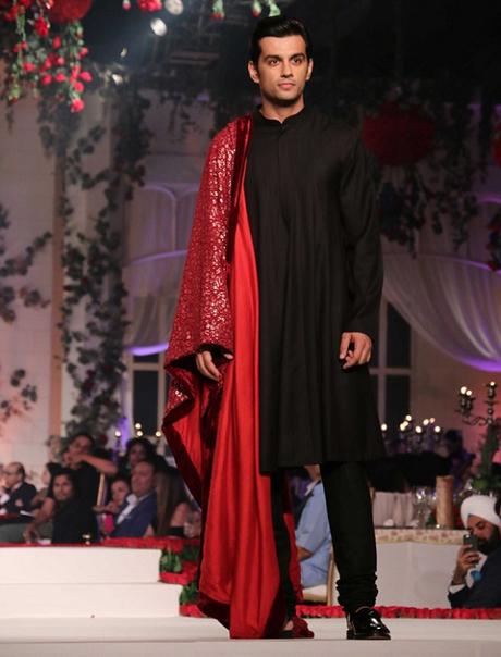 9 Types of Traditional Outfits for Indian Grooms from Fashion Weeks