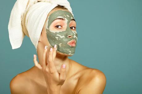 Clay Mask to get rid of Whiteheads
