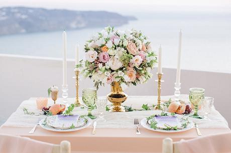 peach-gold-wedding-tablescape