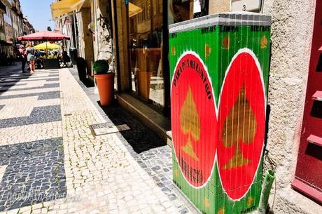 electrical box street art by Catarina Rodrigues and Thiago Marcial