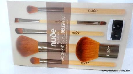Christmas Gift Guide - Gifts Sets For Her Under $30 feat. Nude By Nature 8 Piece Professional Brush Kit
