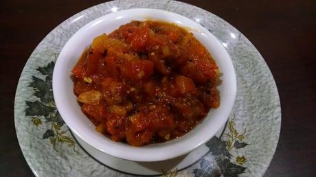 Tamatar Ki Chutney , Tomato curry with raisins and dates