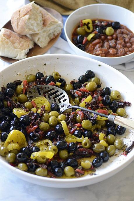 deli olive mix
