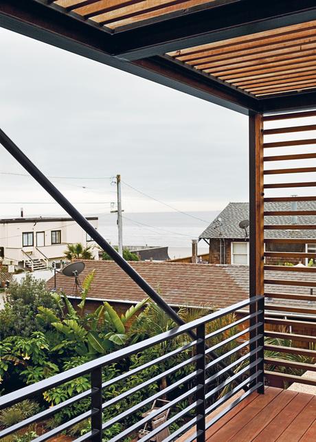 With almost as much area dedicated to decks as to interiors, Peter Dwares’s house is truly made for outdoor enjoyment. 
