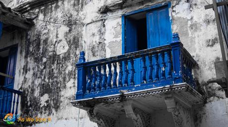 The contrast of colors, age and beauty all captured in one place, Cartagena.