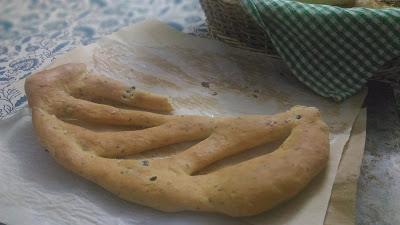 Fougasse French Flat Bread with Olives