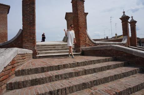 Off the Shoulder For a Visit to Comacchio Off the Shoulder For a Visit to Comacchio