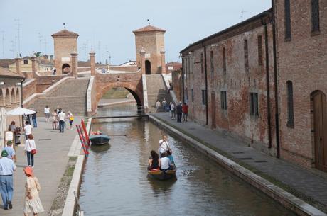 Off the Shoulder For a Visit to Comacchio Off the Shoulder For a Visit to Comacchio
