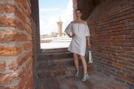 Off the Shoulder For a Visit to Comacchio Off the Shoulder For a Visit to Comacchio