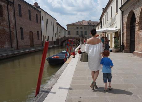 Off the Shoulder For a Visit to Comacchio Off the Shoulder For a Visit to Comacchio