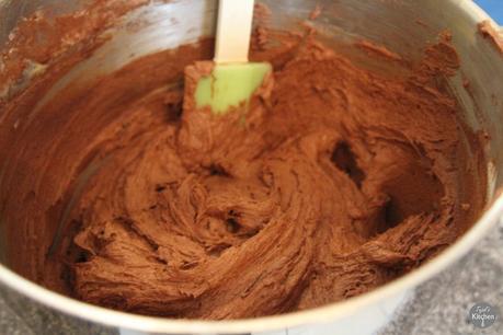 Anti-Gravity M&Ms Peanut Butter Chocolate Cake Anti-Gravity M&Ms Peanut Butter Chocolate Cake