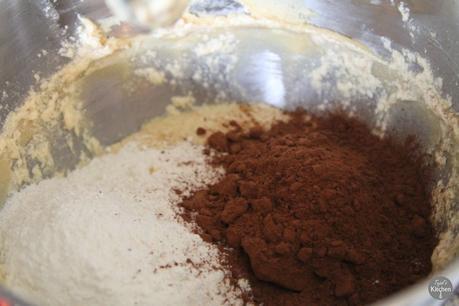 Anti-Gravity M&Ms Peanut Butter Chocolate Cake Anti-Gravity M&Ms Peanut Butter Chocolate Cake